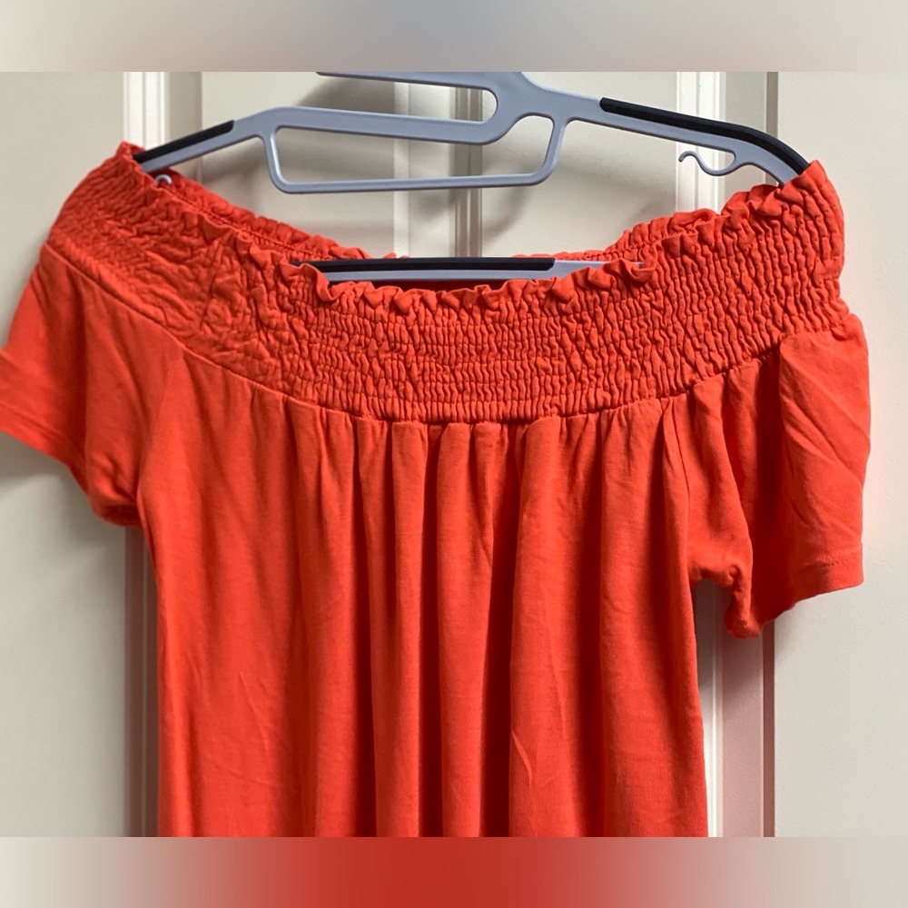 🎽UCB off-shoulder top, orange